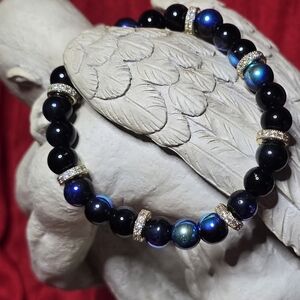 Beaded Stretch Bracelet with Black and Iridescent Blue-Green Beads -